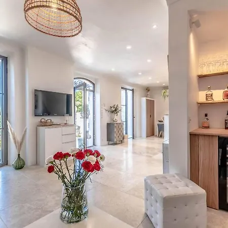 Casa de Férias La Bastide L Authentic & Pool L Shellter *