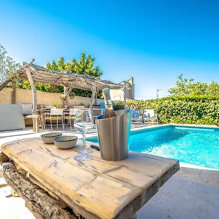 Casa de Férias La Bastide L Authentic & Pool L Shellter *